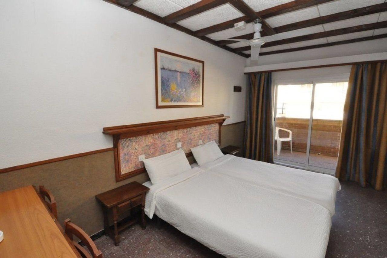 Hotel Marbella Roses Esterno foto