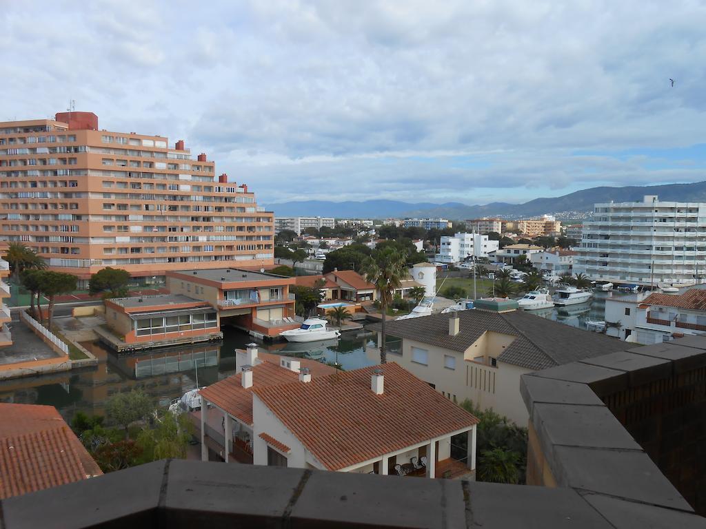 Hotel Marbella Roses Esterno foto