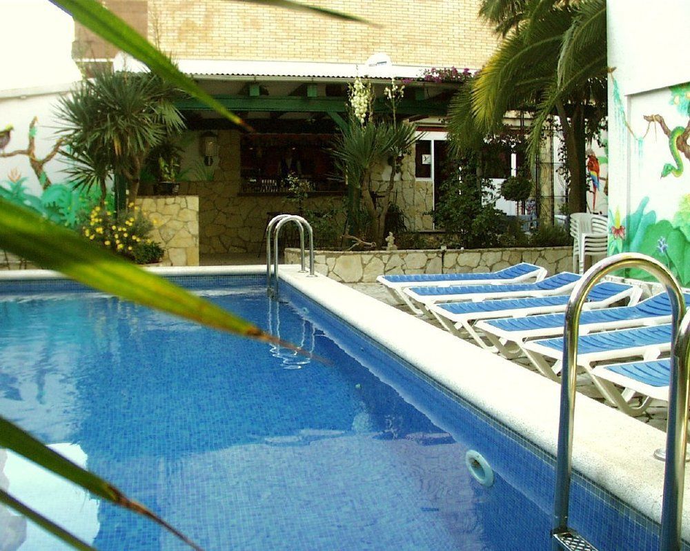 Hotel Marbella Roses Esterno foto