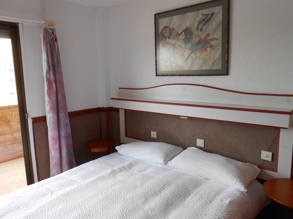 Hotel Marbella Roses Esterno foto