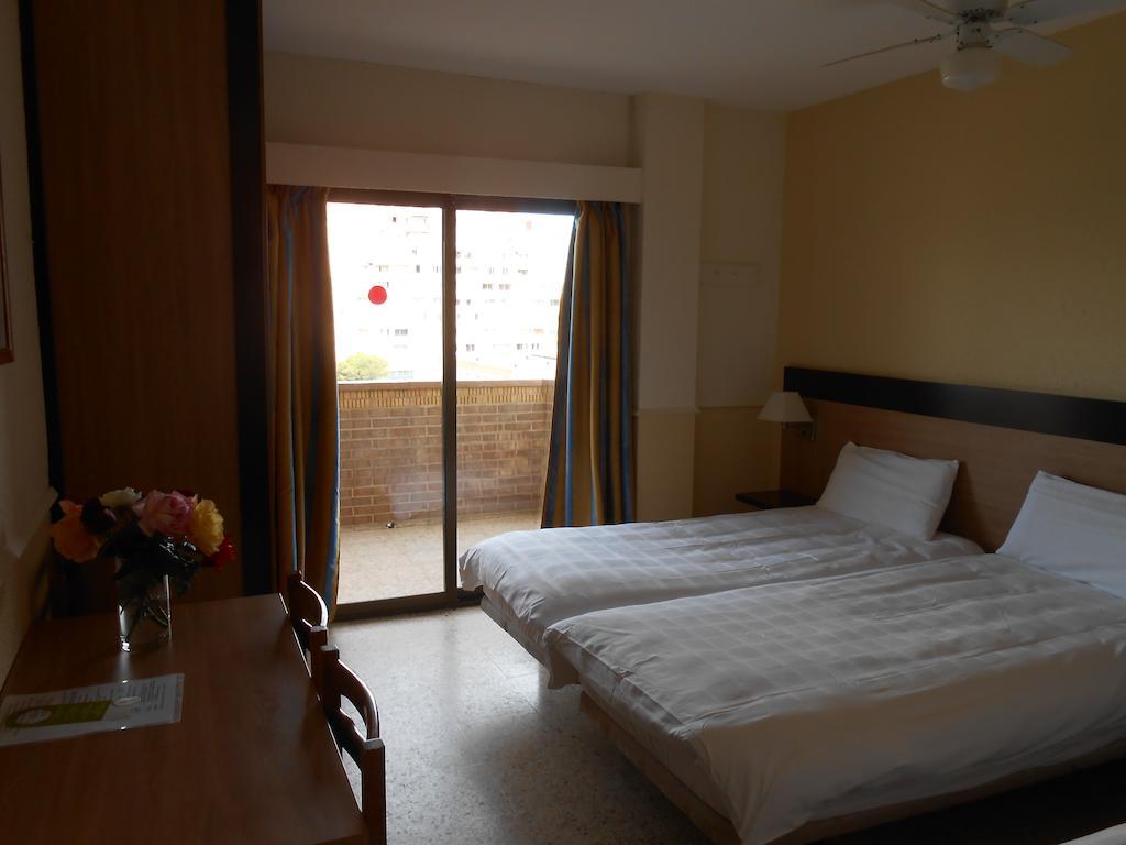 Hotel Marbella Roses Esterno foto