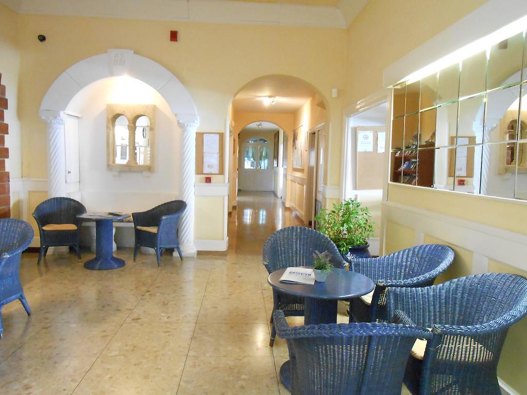 Hotel Marbella Roses Esterno foto